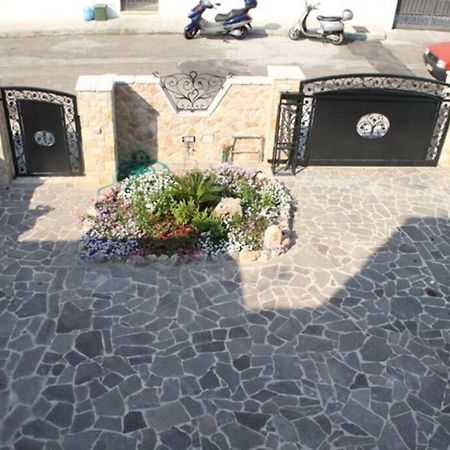 Casa Vacanze La Casa Di Katia Castro  Экстерьер фото